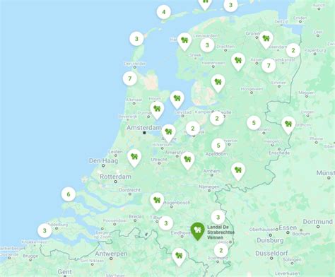 Kaart van Nederland met de locaties van de vuurwerkvrije Landal parken gemarkeerd.