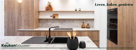 Interieurfoto van de keuken van de Boston, met nadruk op de soft-close kastjes en inbouwapparatuur