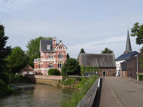 Stadsgezicht van Aarschot met historische gebouwen