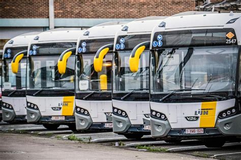 Overzicht van de ticketprijzen en geldigheidsduur voor het openbaar vervoer in Praag