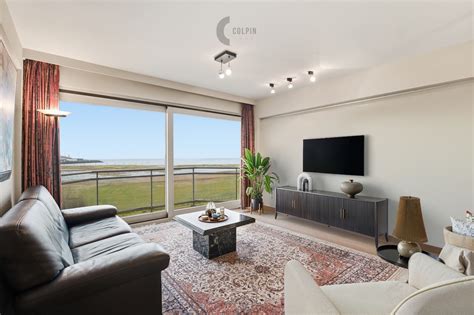 panoramisch uitzicht over de baai van Vrsar met het resort op de heuvel