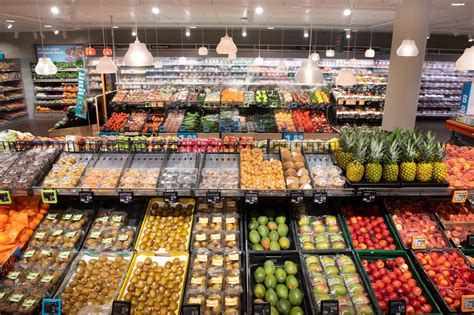 Uitgebreid assortiment aan verse producten in de Duinrell Superstore