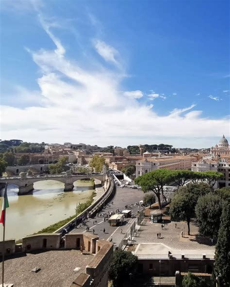 Panoramisch uitzicht op Rome vanaf een dakterras