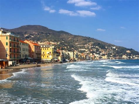 Vakantiesfeer in Italië met zon, zee en cultuur