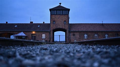 Plattegrond van Auschwitz met de locaties van de genoemde accommodaties