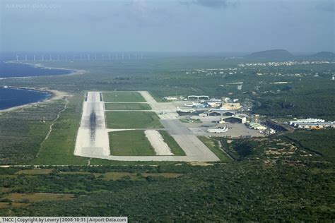 Luchtfoto van Hato Airport (Curaçao International Airport)
