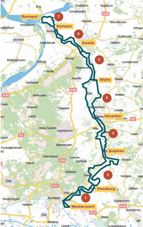 Fietsroute langs de IJssel met Doesburg op de achtergrond