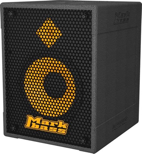 Foto van een Markbass versterker in een specifieke draagtas