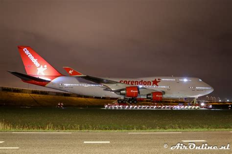 Foto van de Boeing 747 PH-BFB in de Corendon-kleuren.