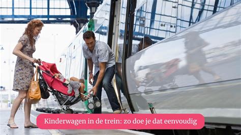 Een gezin dat met een kinderwagen instapt in een trein.