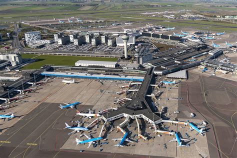 Visualisatie van de verschillende parkeeropties bij Schiphol Airport