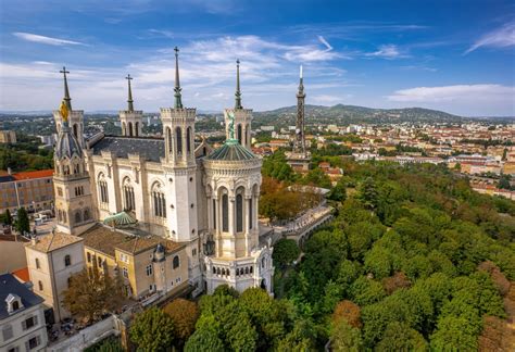 Basilique Notre-Dame de Fourvière met uitzicht over Lyon