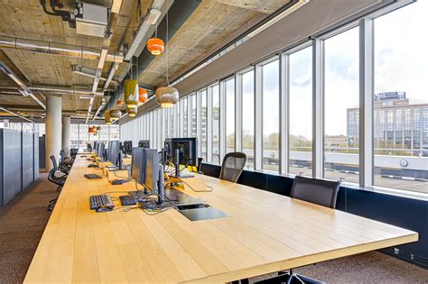 Europcar kantoor in Amsterdam centrum met huurauto's