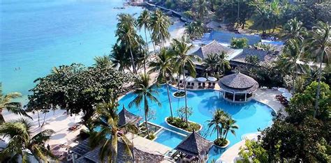 Luxe resort aan een Thaise kustlijn