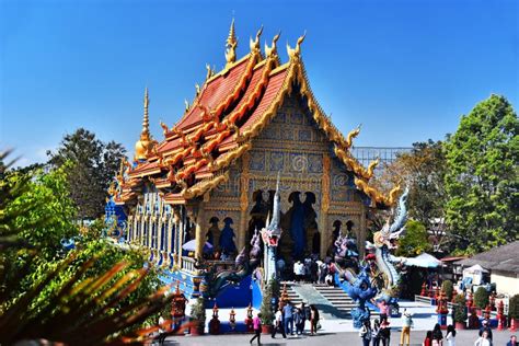 De Blauwe Tempel (Wat Rong Seua Ten) in Chiang Rai