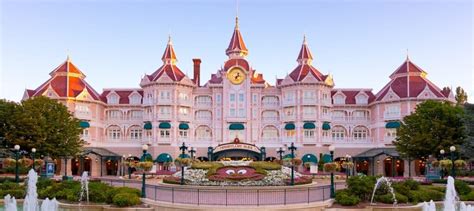 Het iconische sprookjeskasteel van Disneyland Park, het middelpunt van de magie.