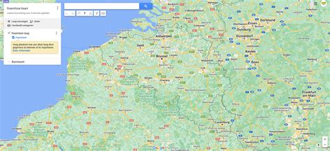 Een overzichtskaart van Disneyland die de verschillende themagebieden en hun locaties toont.