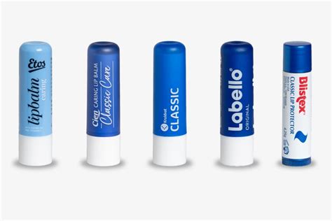 Collage van de genoemde zonnebrandsticks en lippenbalsems.