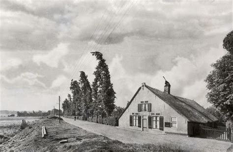 Historische boerderij langs de Wakkerendijk in Eemnes