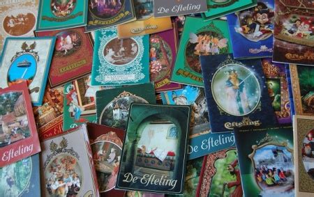 Collage van verschillende lay-outs van Efteling fotoboekjes.