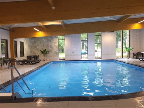 Foto van het binnenzwembad van Landal De Vlinderhoeve met een kinderbad