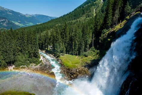 Spectaculair uitzicht op de Krimml-Watervallen in Oostenrijk