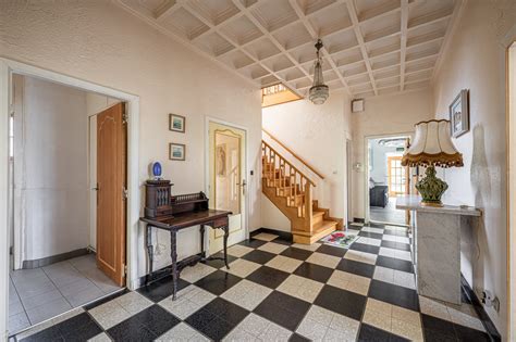 Interieur van de vakantieboerderij met grote leefruimte en authentieke elementen