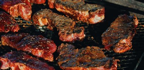 Een traditionele braai met verschillende soorten vlees