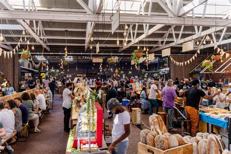 Levendige foodmarkt in Kaapstad