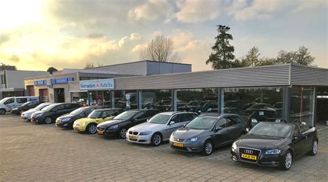 Infographic die de verschillende voertuigcategorieën van Oscar Autoverhuur toont, met focus op de elektrische opties.