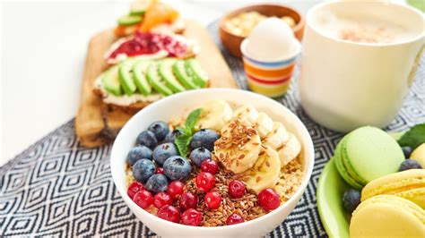 Foto van een gezond ontbijt en smoothiebowl bij The Chillhouse.