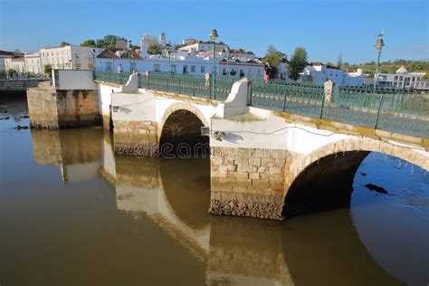 Foto van de Romeinse brug in Tavira