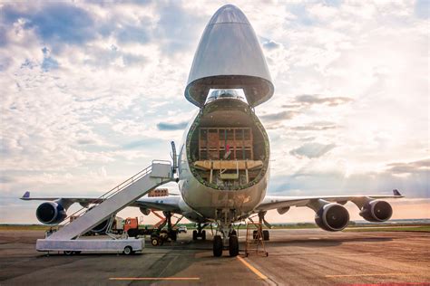 Infographic die het boekings- en betalingsproces voor luchtvracht weergeeft.