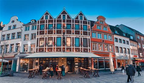 De klassieke kerstchalets in de Altstadt van Düsseldorf