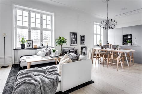 Interieur van een modern appartement in Prenzlauer Berg met unieke decoraties en voorzieningen.