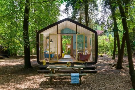 tiny house in een bosrijke omgeving