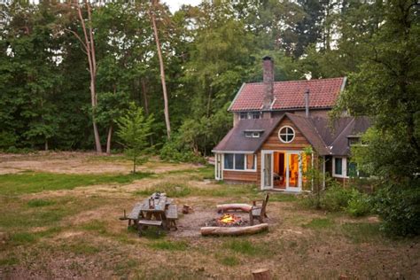uniek boshuis met Western-stijl en vuurplaats