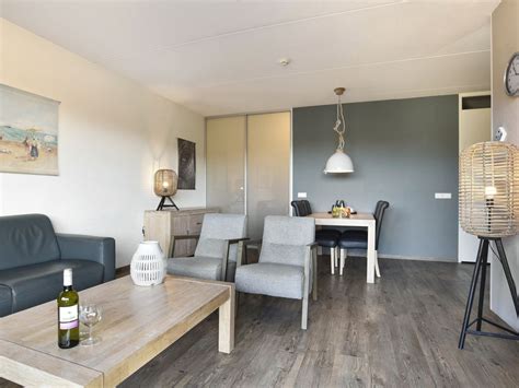 Interieur van een modern appartement op Landal West Terschelling met uitzicht