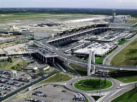 Overzicht van parkeerterreinen op Milaan Malpensa Airport