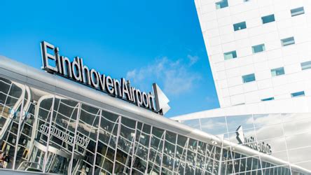 Tabel met voorbeelden van vluchten van Eindhoven naar Londen Heathrow met tussenstops en prijzen