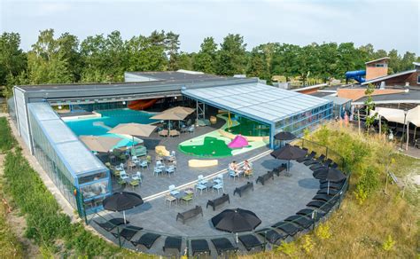 Overzichtsfoto van Landal Het Land van Bartje met diverse accommodaties en faciliteiten