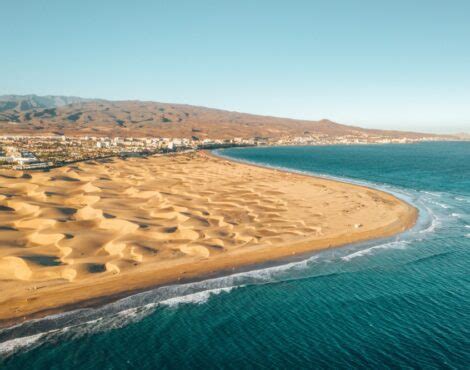 Panoramisch uitzicht op de duinen van Maspalomas op Gran Canaria.