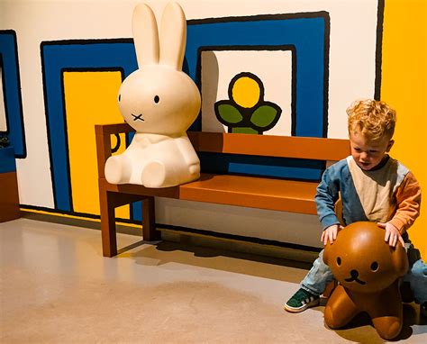 Kinderen die spelen in het Nijntje Museum