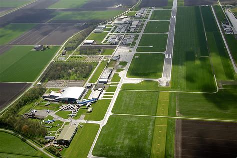 Schema van de geplande uitbreiding van de landingsbaan van Lelystad Airport