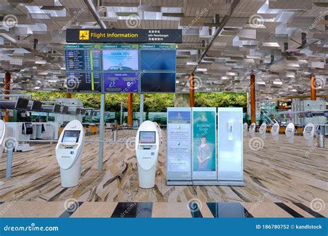 Vluchtinformatie en luchthavenfaciliteiten