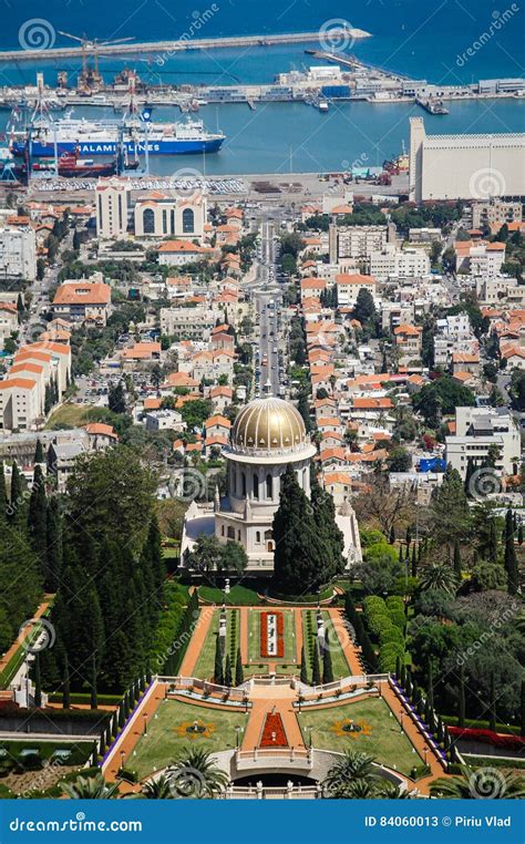 panorama van Haifa met de haven