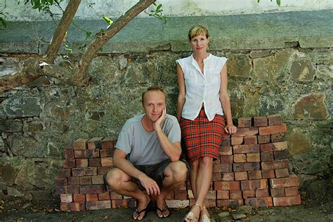 Stef Bos en zijn vrouw Varenka Paschke, lachend