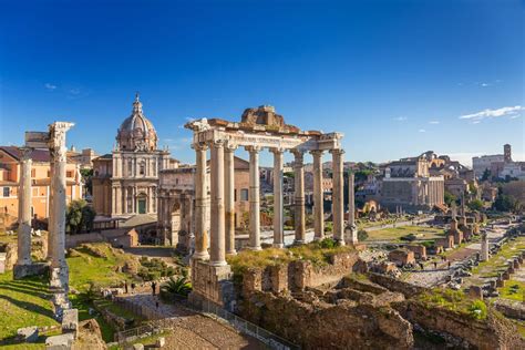 een panoramisch uitzicht op het Colosseum en het Forum Romanum