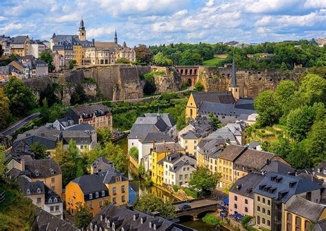 Panoramisch uitzicht op Luxemburg-Stad met de Adolfsbrug