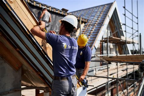 foto van de bijna voltooide bouw van het zwembad